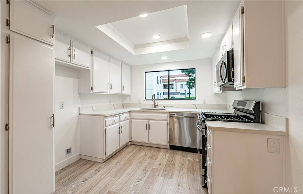 Santa Ana, CA 92701,611 W 1st ST #101
