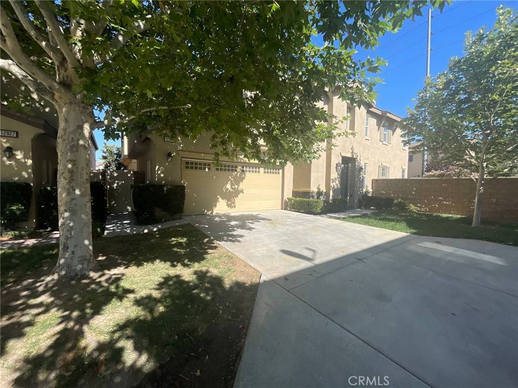 Eastvale, CA 92880,12936 Radiance CT