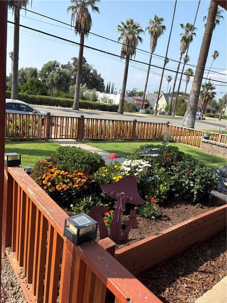 Redlands, CA 92373,903 W Olive AVE #1