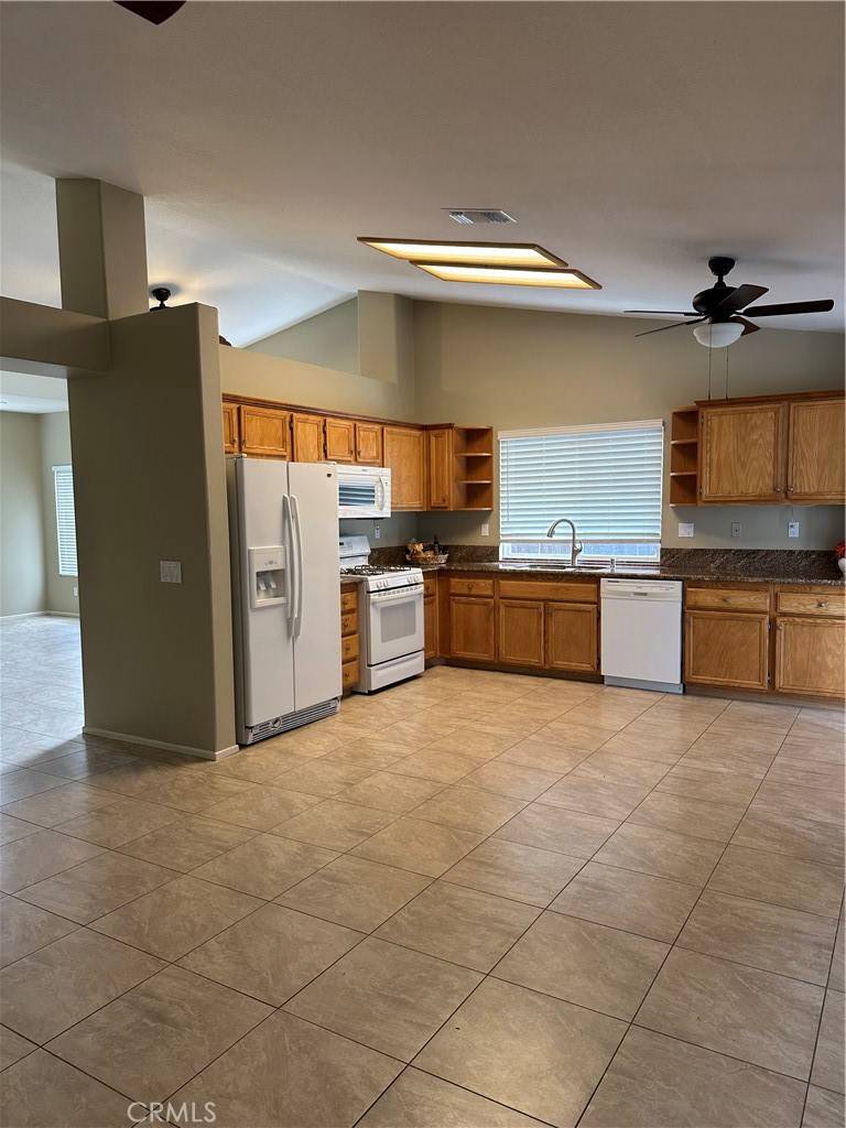 Colton, CA 92324,2165 Harris ST
