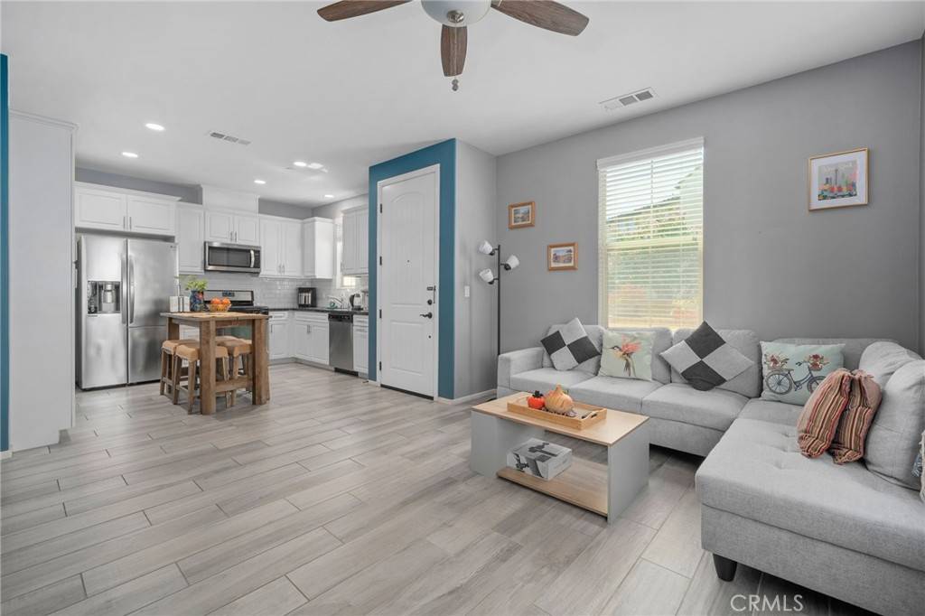 Ontario, CA 91762,4171 S Cardinale Privado #2