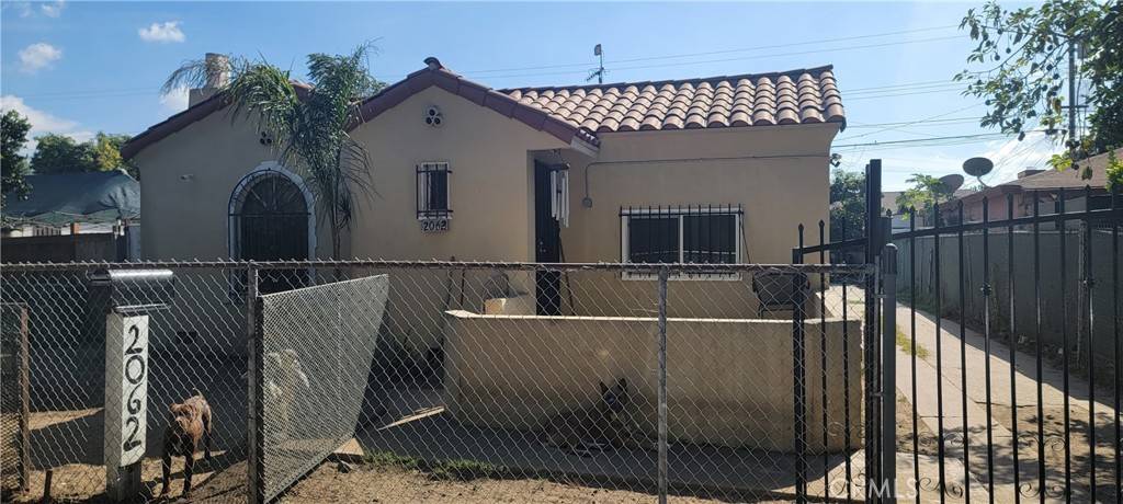 Compton, CA 90222,2062 E Hatchway ST