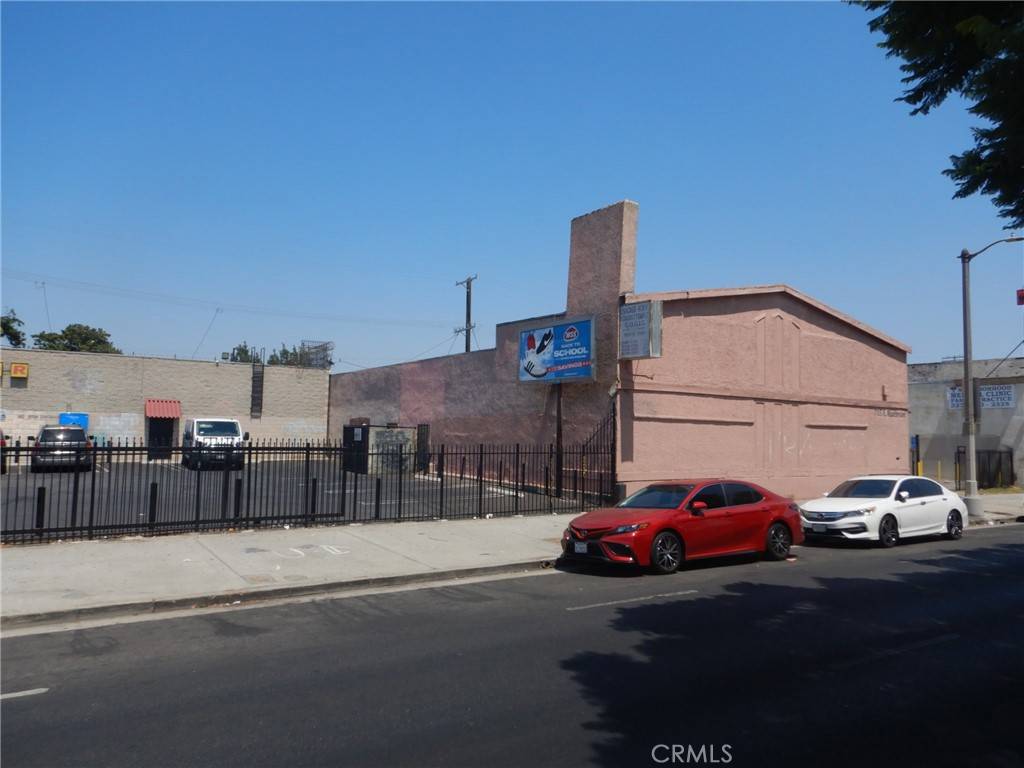 Los Angeles, CA 90001,715 E Manchester AVE