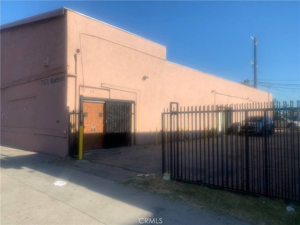 Los Angeles, CA 90001,715 E Manchester AVE