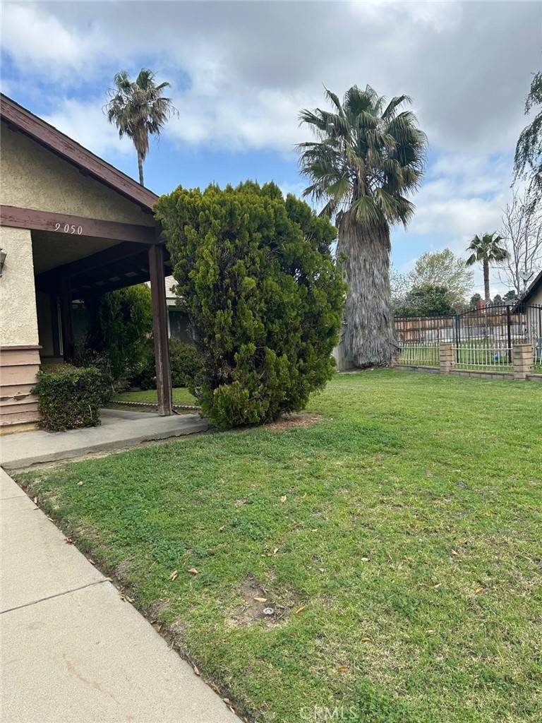 Fontana, CA 92335,9050 Dumond DR