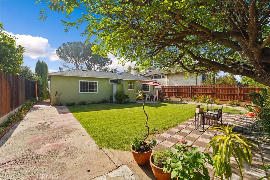 La Canada Flintridge, CA 91011,4551 Indiana AVE