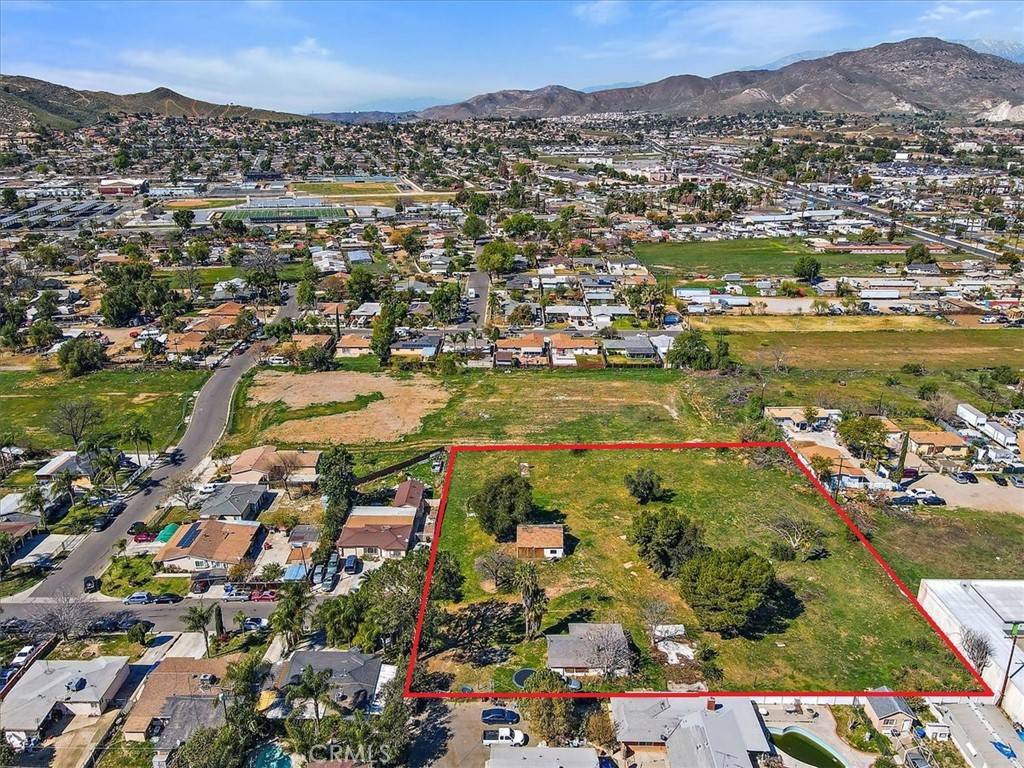 Riverside, CA 92509,4077 Riverview DR