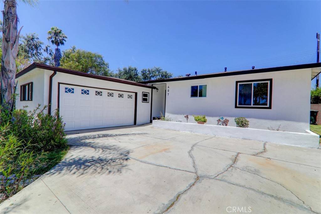 Fullerton, CA 92832,407 E Rosslynn AVE