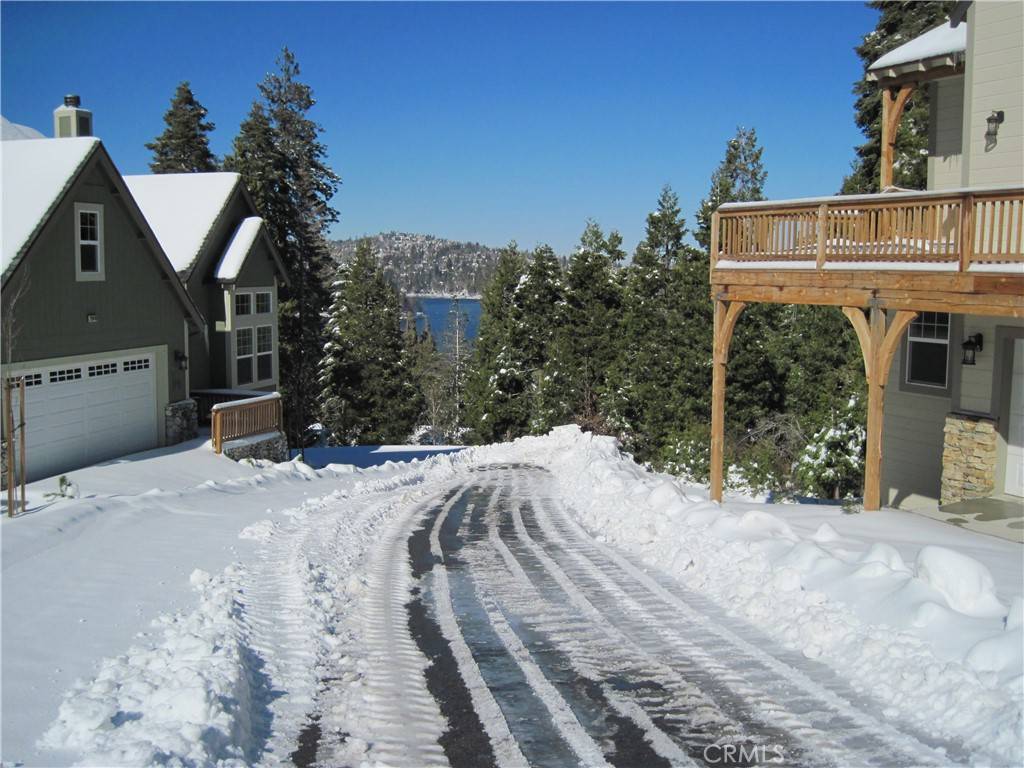 Lake Arrowhead, CA 92352,481 Clearwater LN