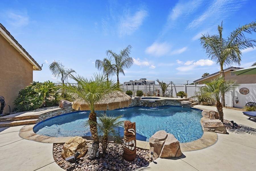 Norco, CA 92860,2876 Walking Horse Ranch DR