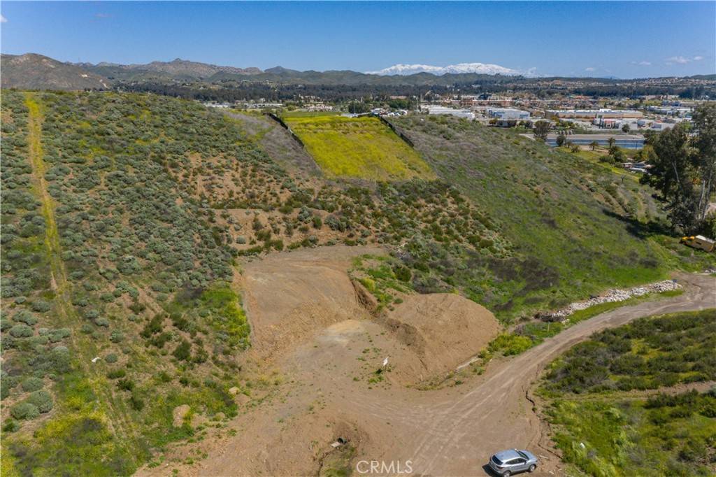 Lake Elsinore, CA 92530,0 Foster