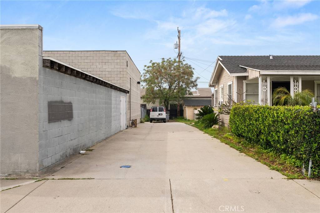 Monrovia, CA 91016,1609 S California AVE