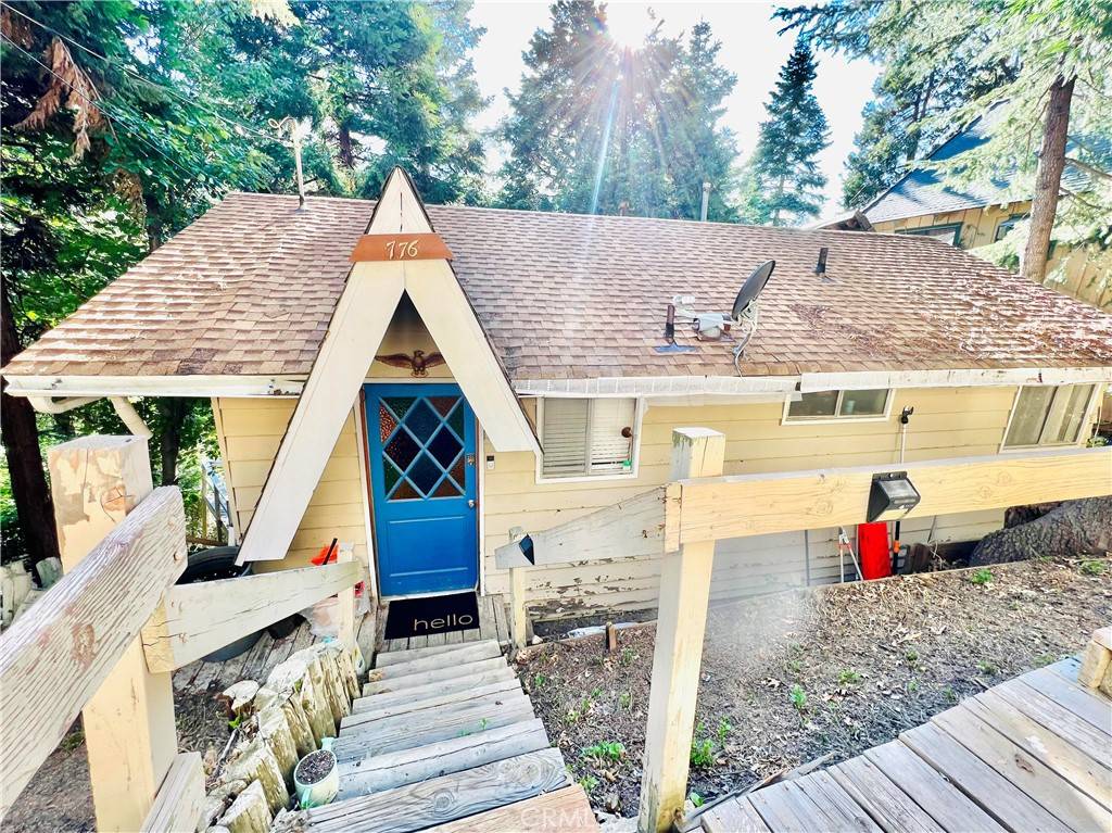 Lake Arrowhead, CA 92352,776 Ivy LN