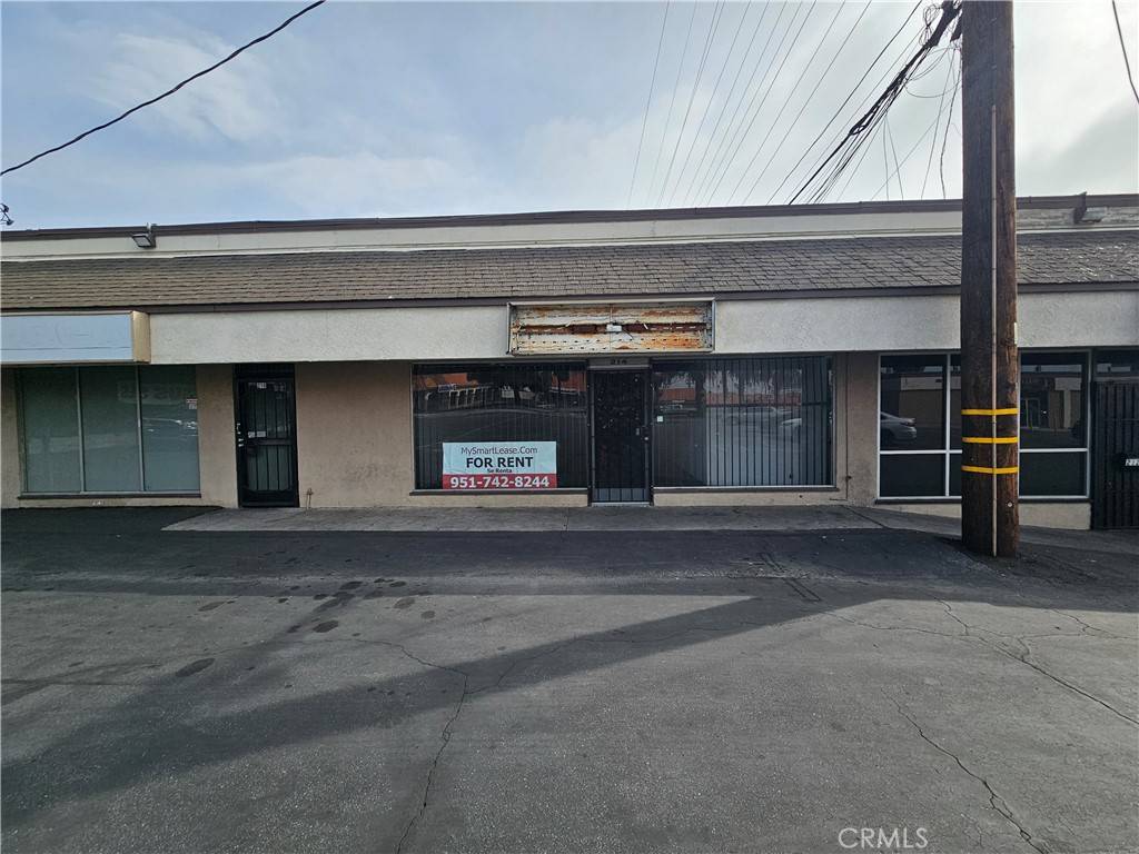 San Bernardino, CA 92404,212 E Highland AVE