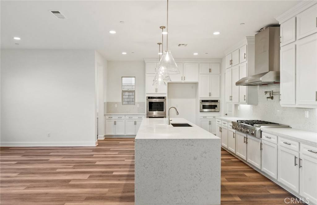 Chatsworth, CA 91311,21239 W. Wildflower Way