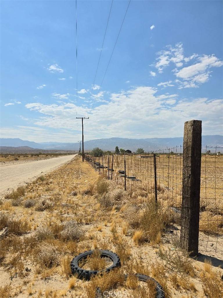 Lucerne Valley, CA 92356,10252 Santa Fe RD