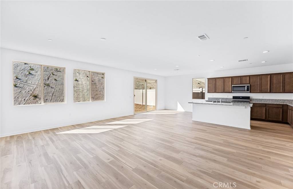 Lake Elsinore, CA 92530,3908 Hudson Lane