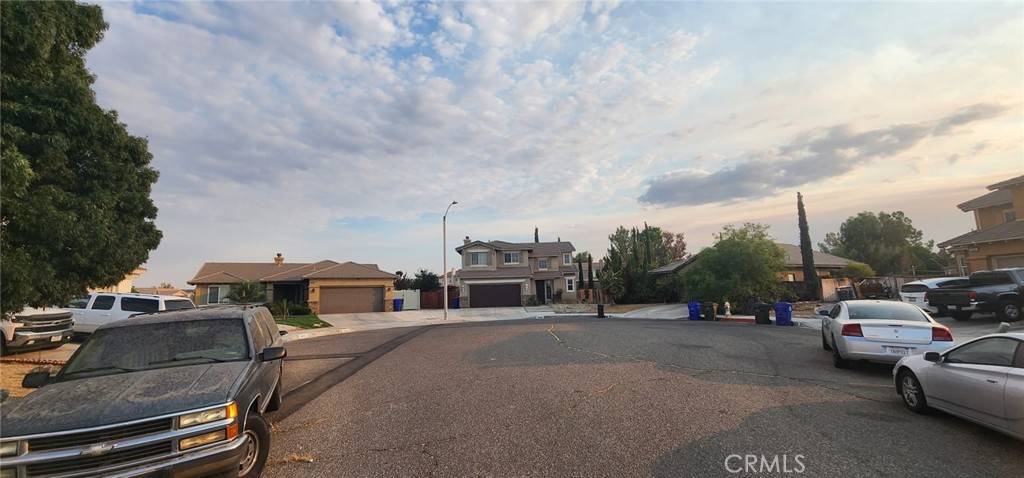 Adelanto, CA 92301,14527 Yarrow CT