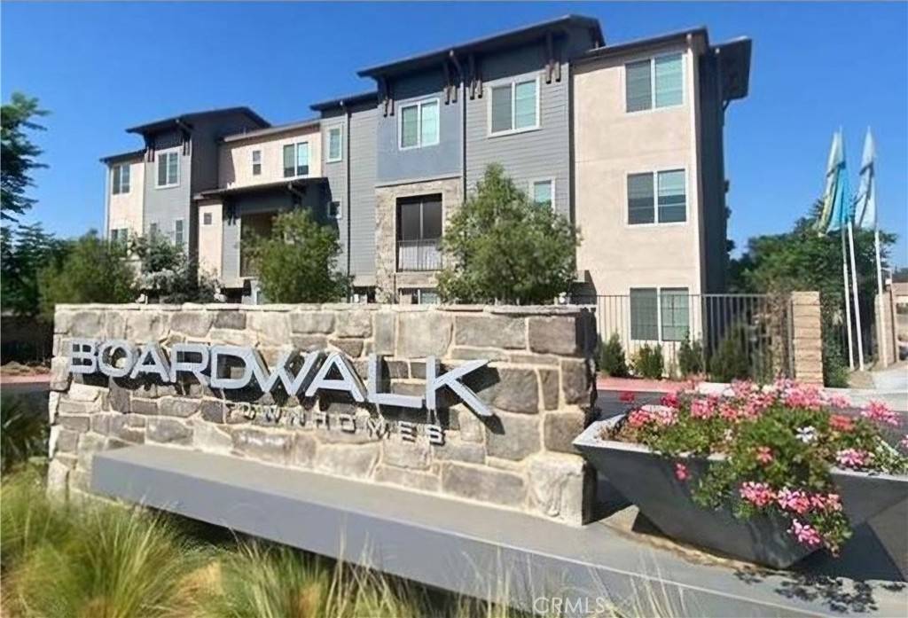 Corona, CA 92877,957 Savi DR #103