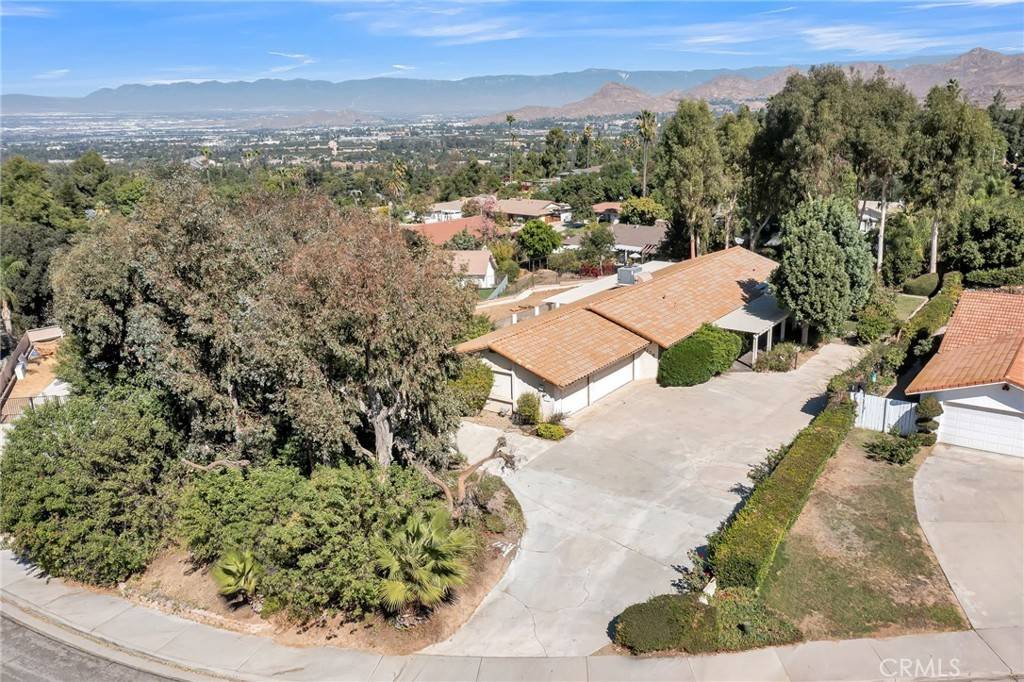 Riverside, CA 92506,6176 Oswego DR