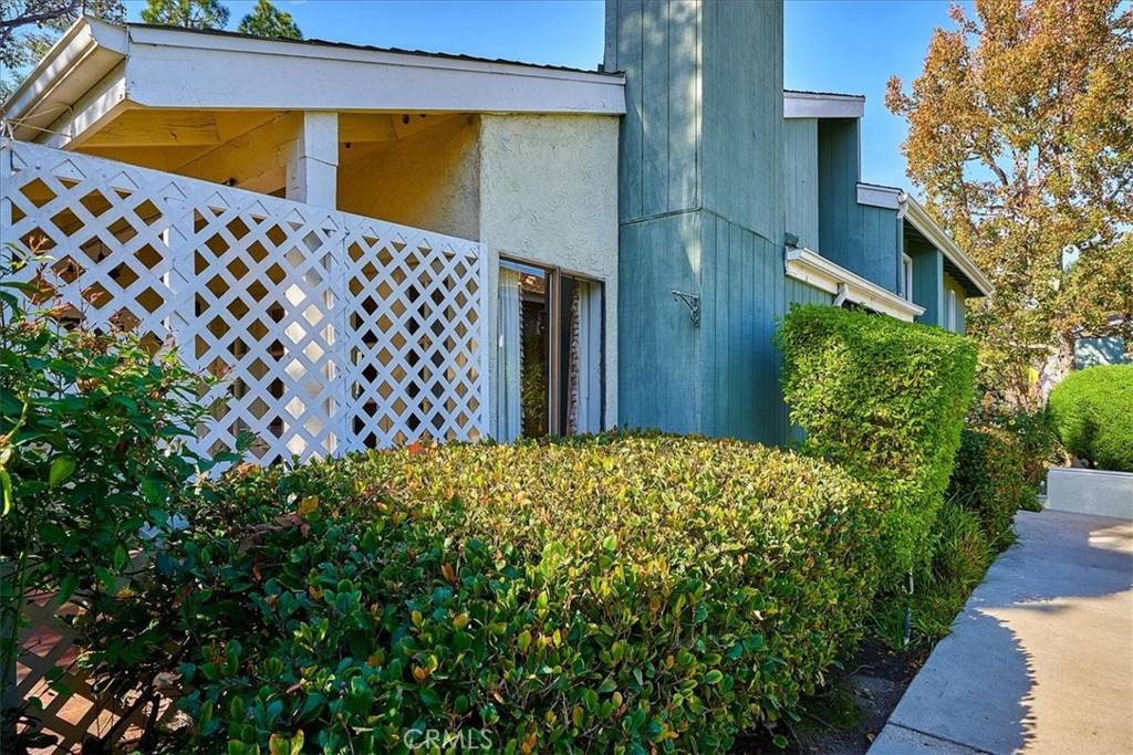 Costa Mesa, CA 92626,3432 Hollow Brook CIR #114