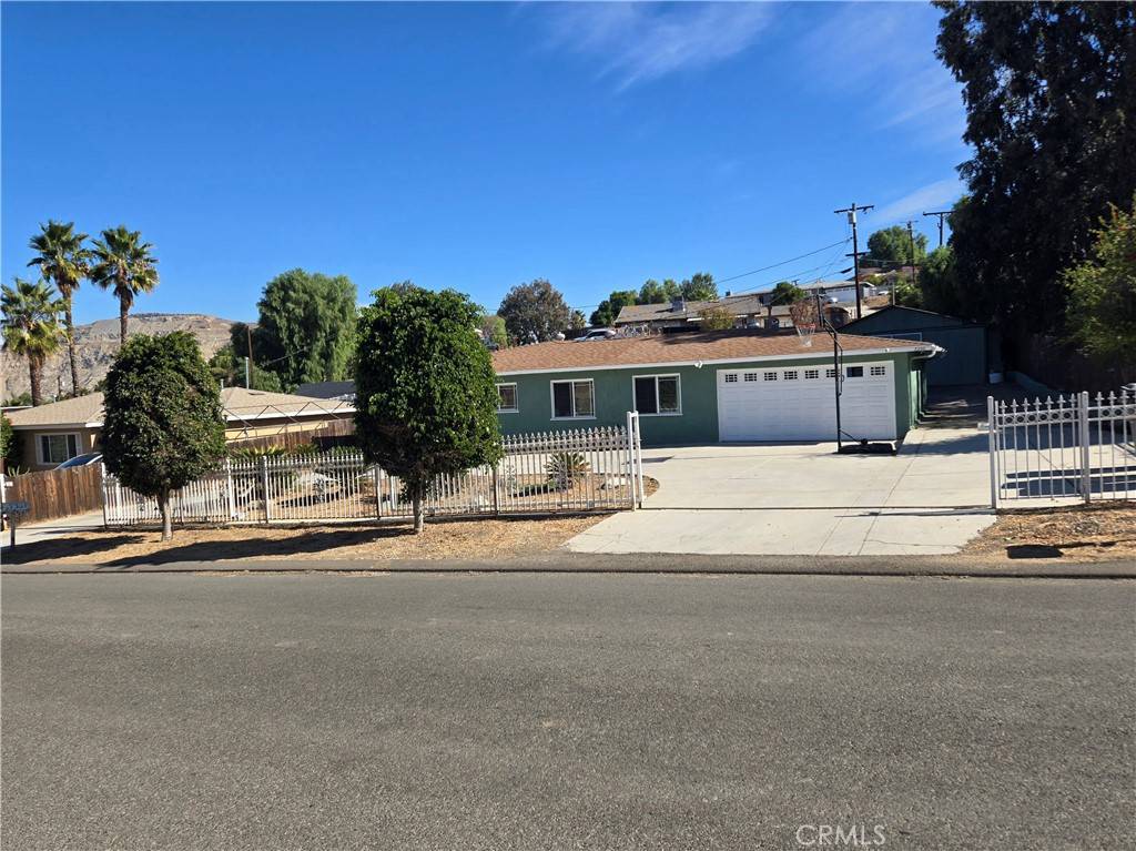 Corona, CA 92881,7350 Marilyn DR