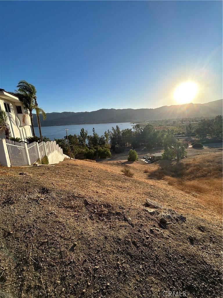 Lake Elsinore, CA 92530,0 Lakeview AVE