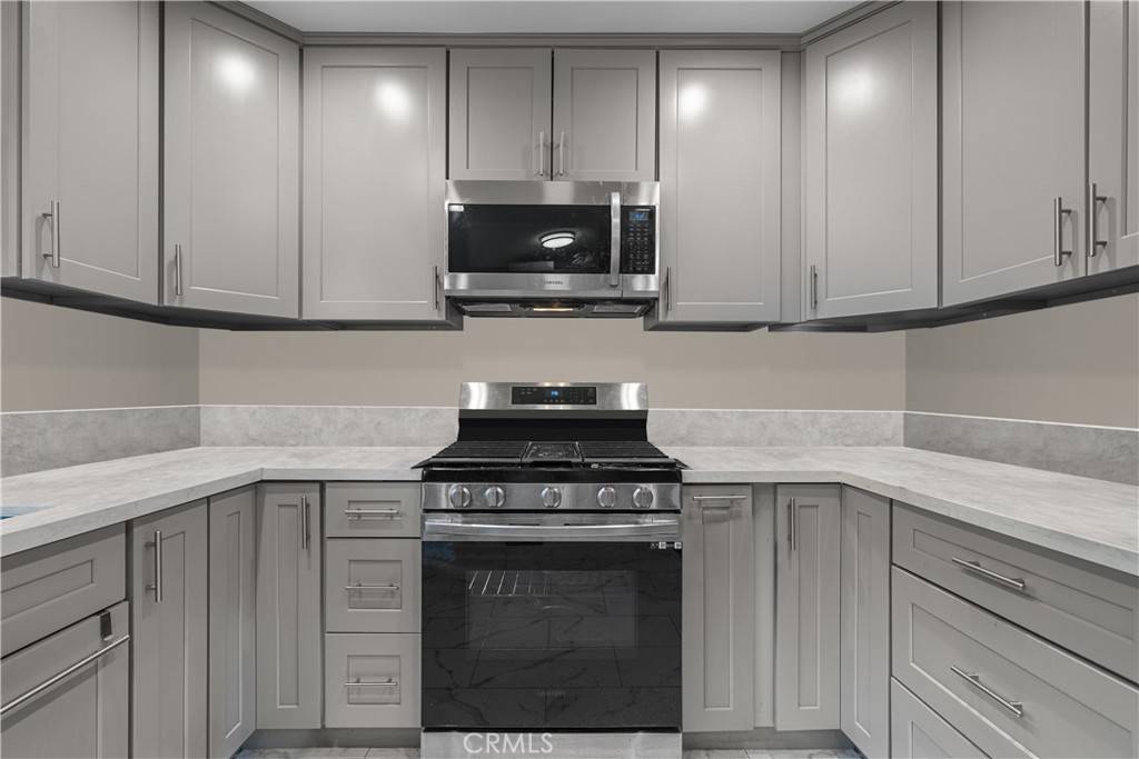 Valencia, CA 91355,25986 Pueblo DR