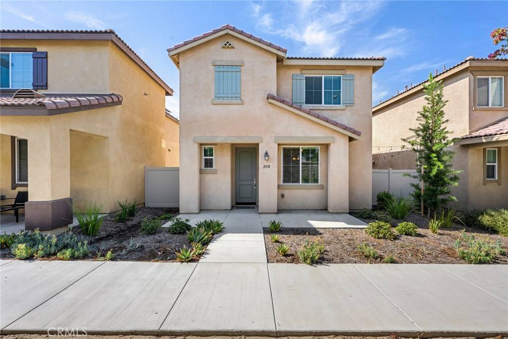 Colton, CA 92324,2038 Mesquite LN