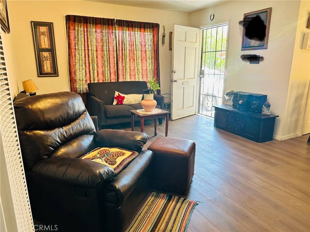 Barstow, CA 92311,851 Flora ST