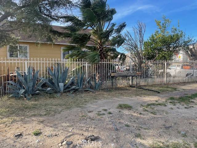Fontana, CA 92335,8706 Mulberry AVE