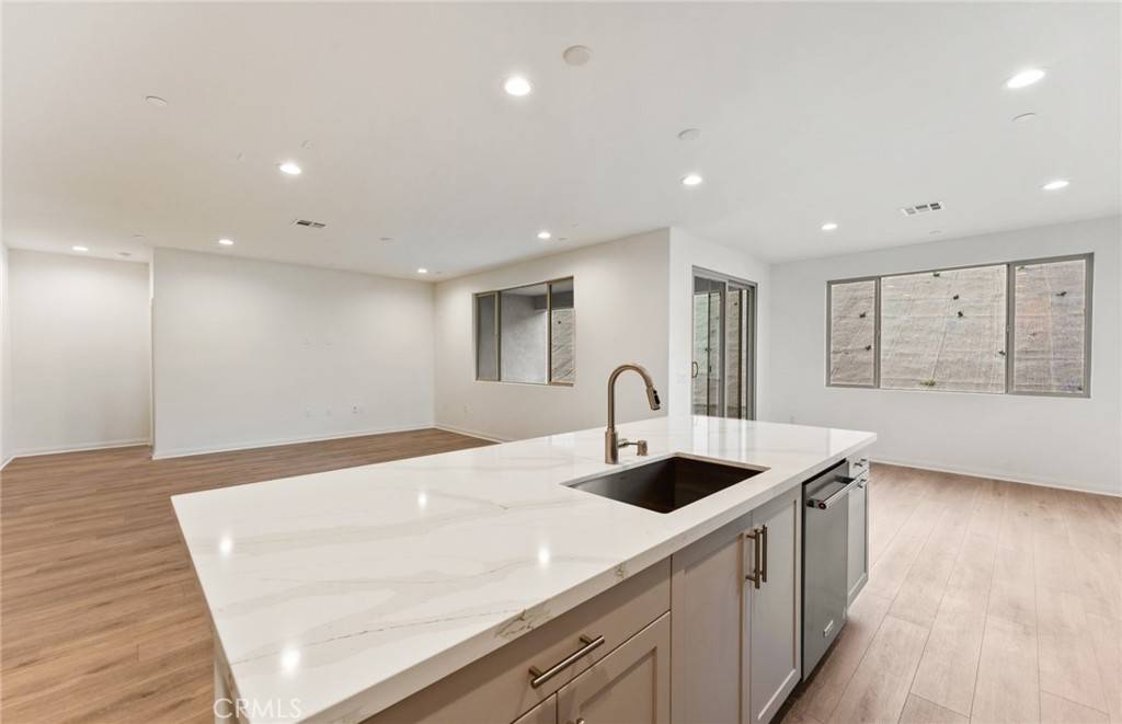 4139 Pioneer LN Lake Elsinore, CA 92530