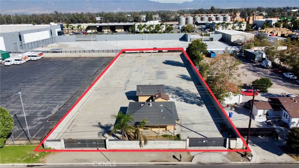 Fontana, CA 92337,15594 Slover AVE