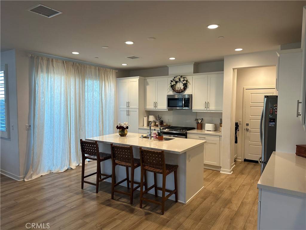 Fontana, CA 92336,13906 Gazania LN