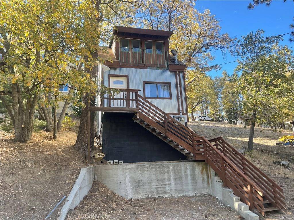 Running Springs, CA 92382,33174 Arrowbear DR