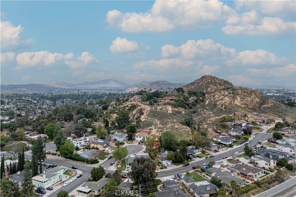 Riverside, CA 92506,3269 Highcliff Rd