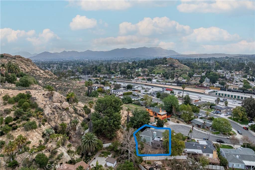 Riverside, CA 92506,3269 Highcliff Rd