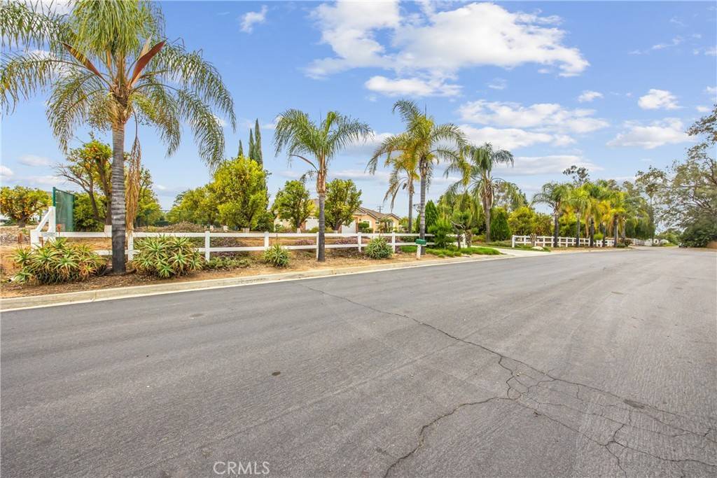 Riverside, CA 92508,18019 Twin Lakes DR