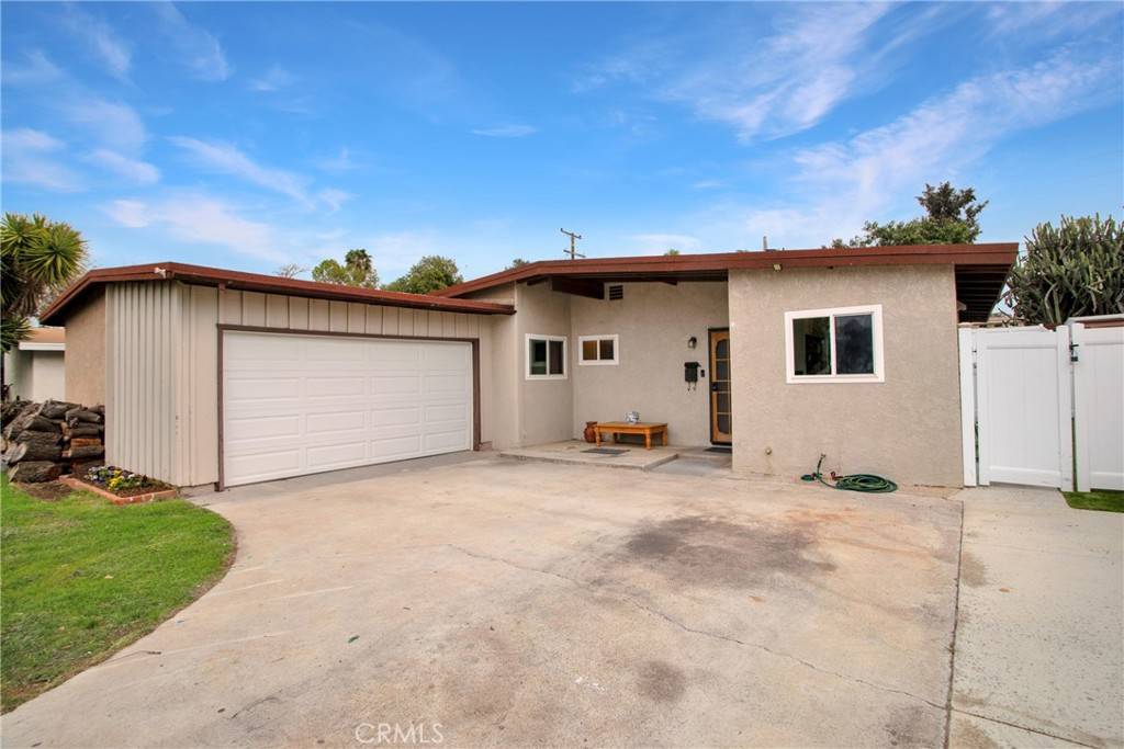 Corona, CA 92882,823 Via Felipe