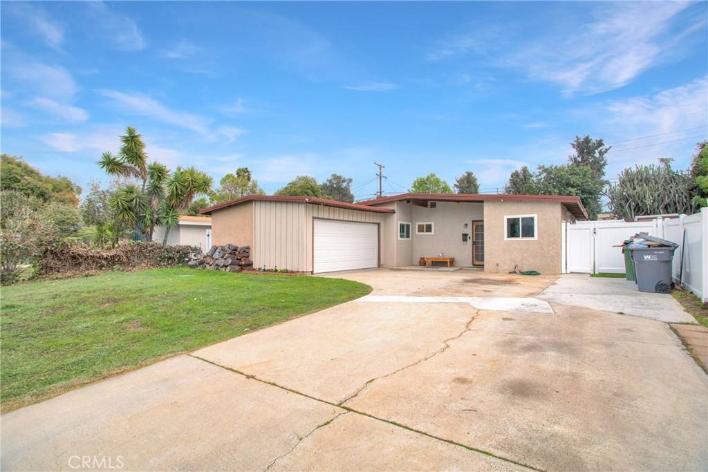 Corona, CA 92882,823 Via Felipe