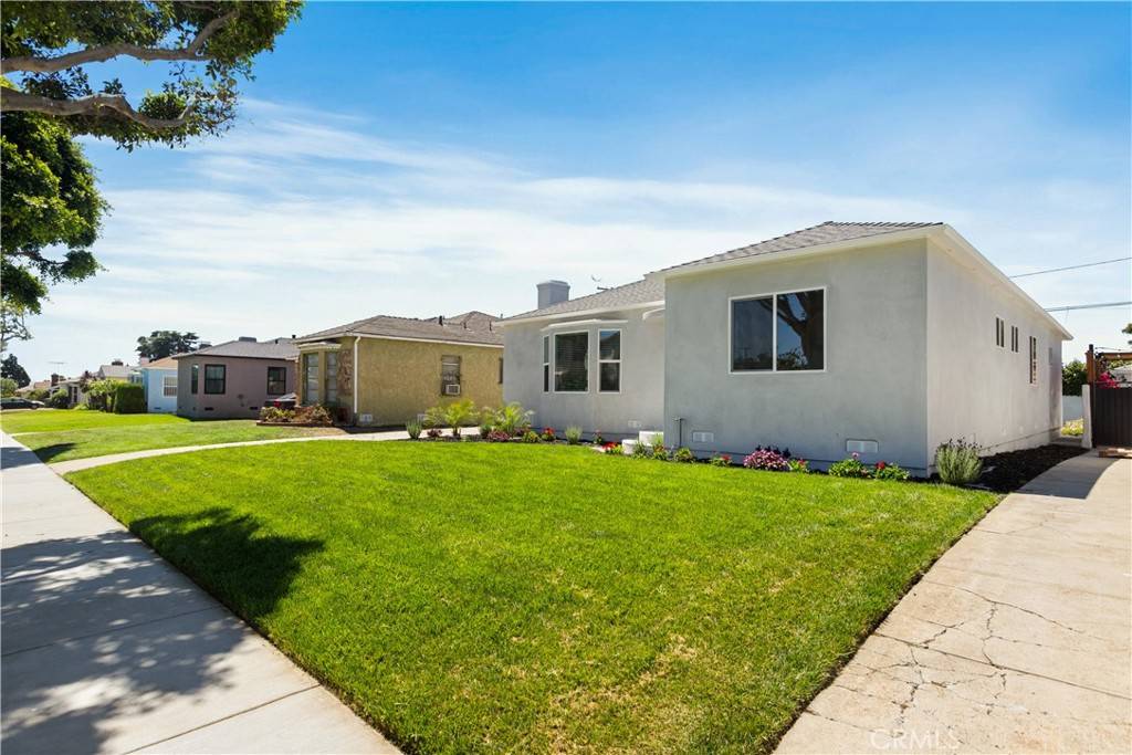 Inglewood, CA 90305,8021 West BLVD