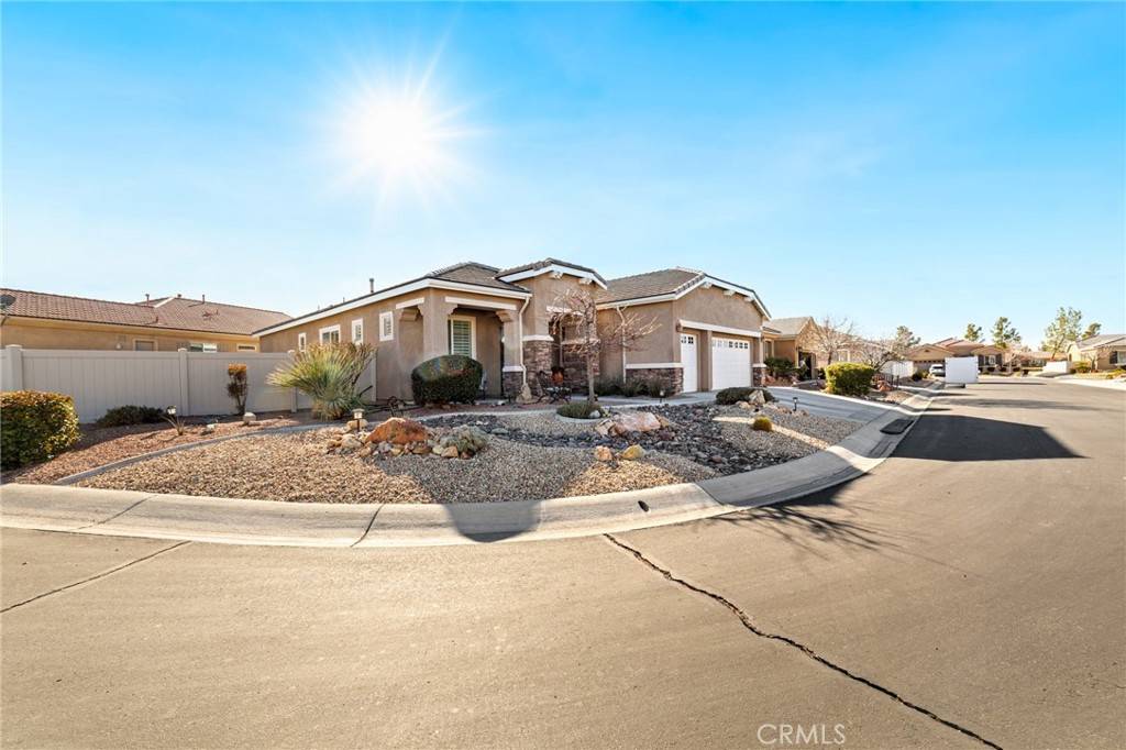 Apple Valley, CA 92308,10480 Silverwood RD