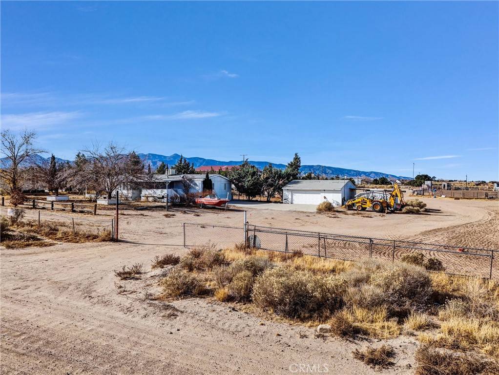Phelan, CA 92371,10164 White RD