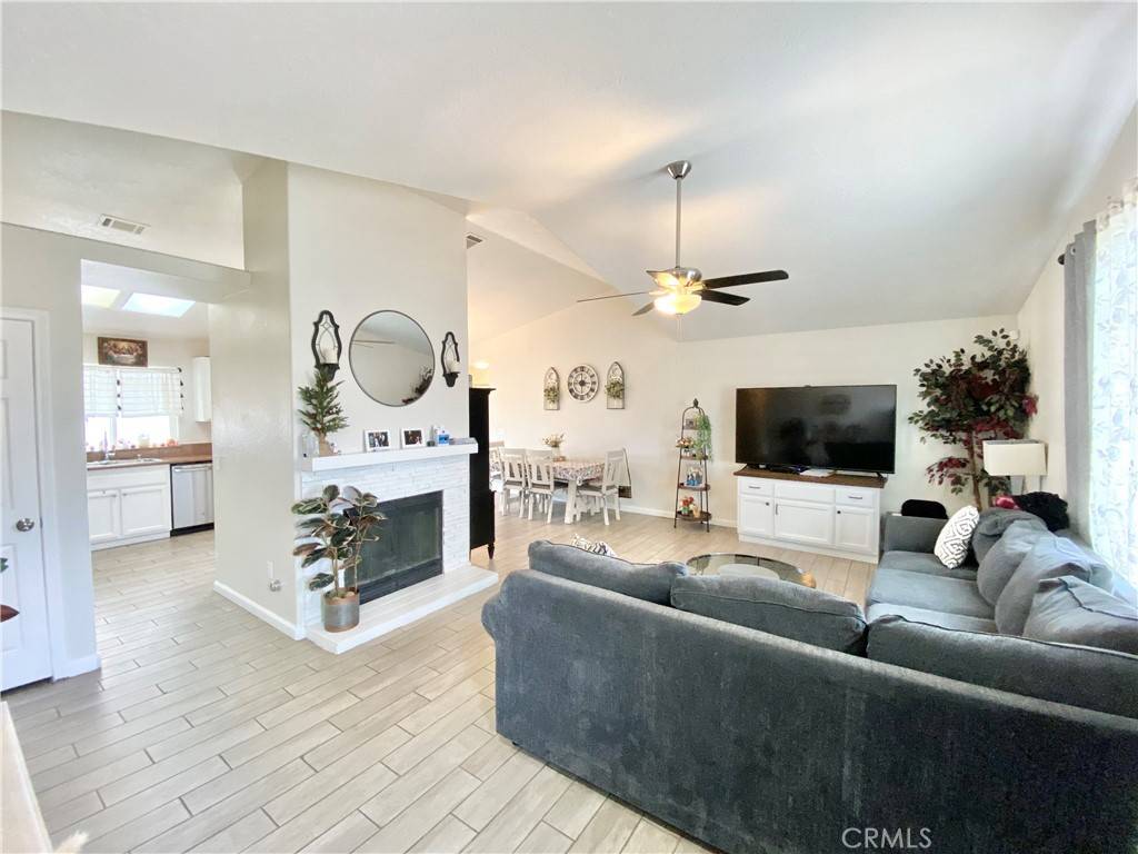 Victorville, CA 92395,13653 2nd AVE