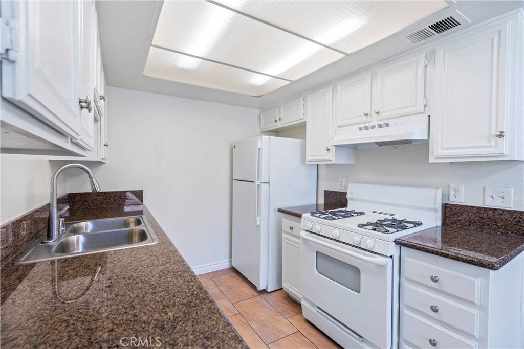 Colton, CA 92324,1251 S Meadow LN #145