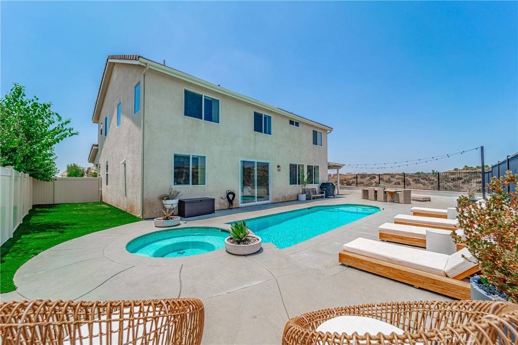Calimesa, CA 92320,148 Mesquite CT