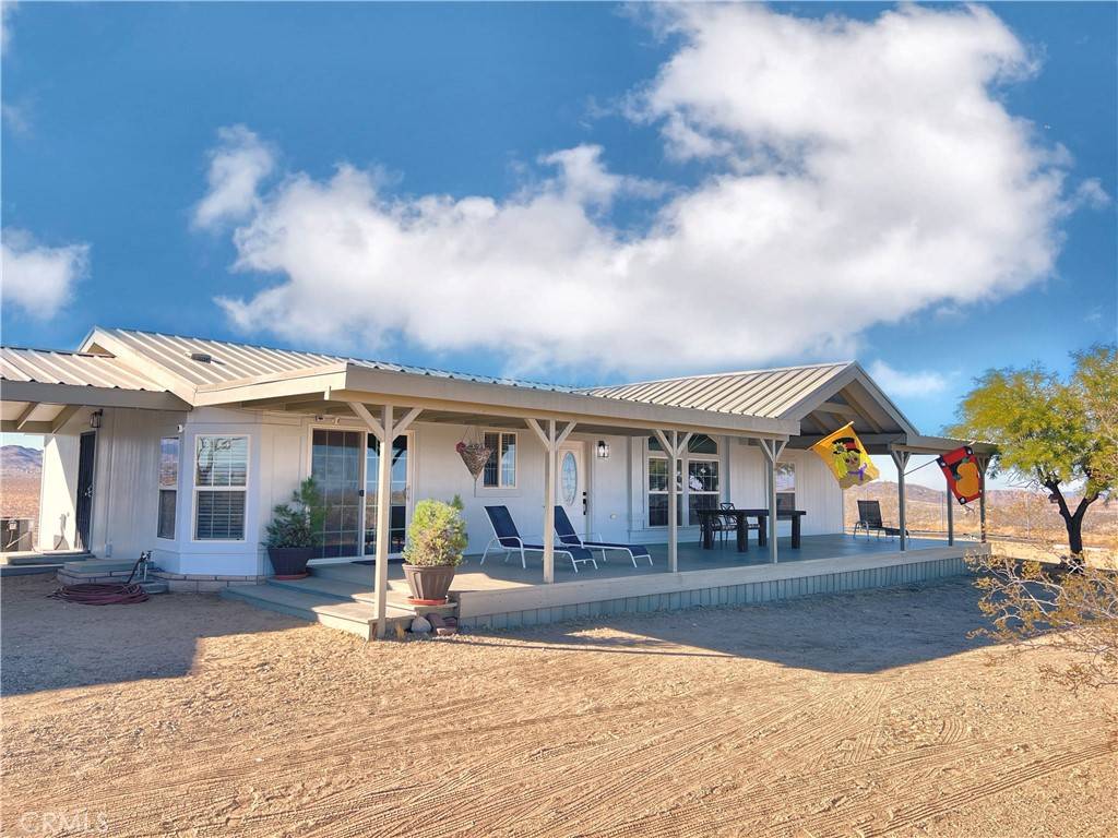 Landers, CA 92285,406 Rainbow RD