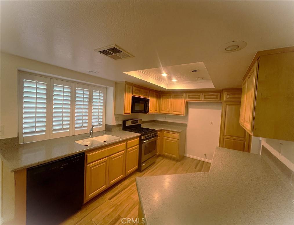 Riverside, CA 92503,3328 June CT