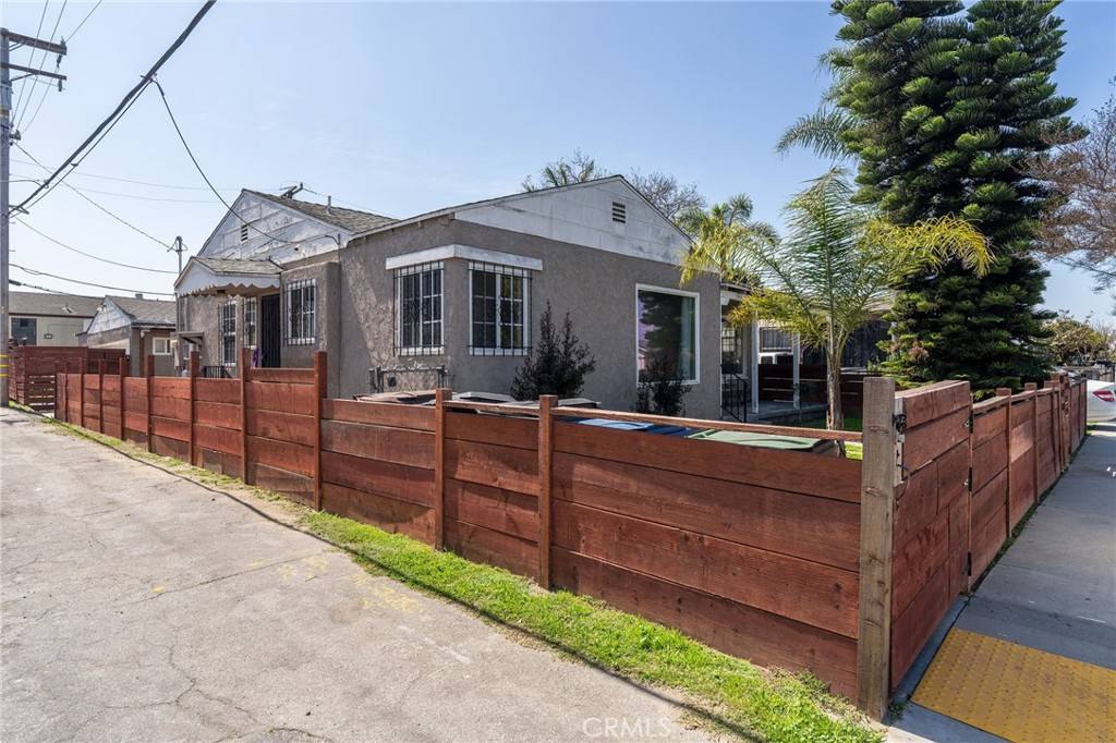 Compton, CA 90222,1844 E 124th ST