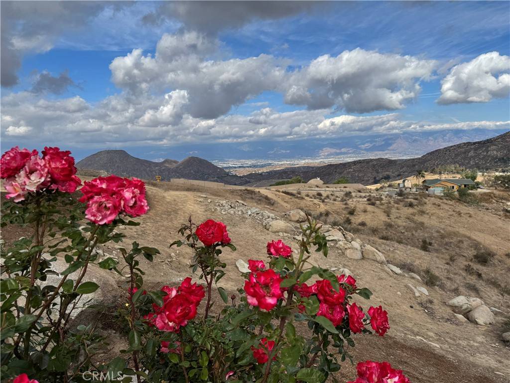 Moreno Valley, CA 92557,9289 Box Springs Mountain RD